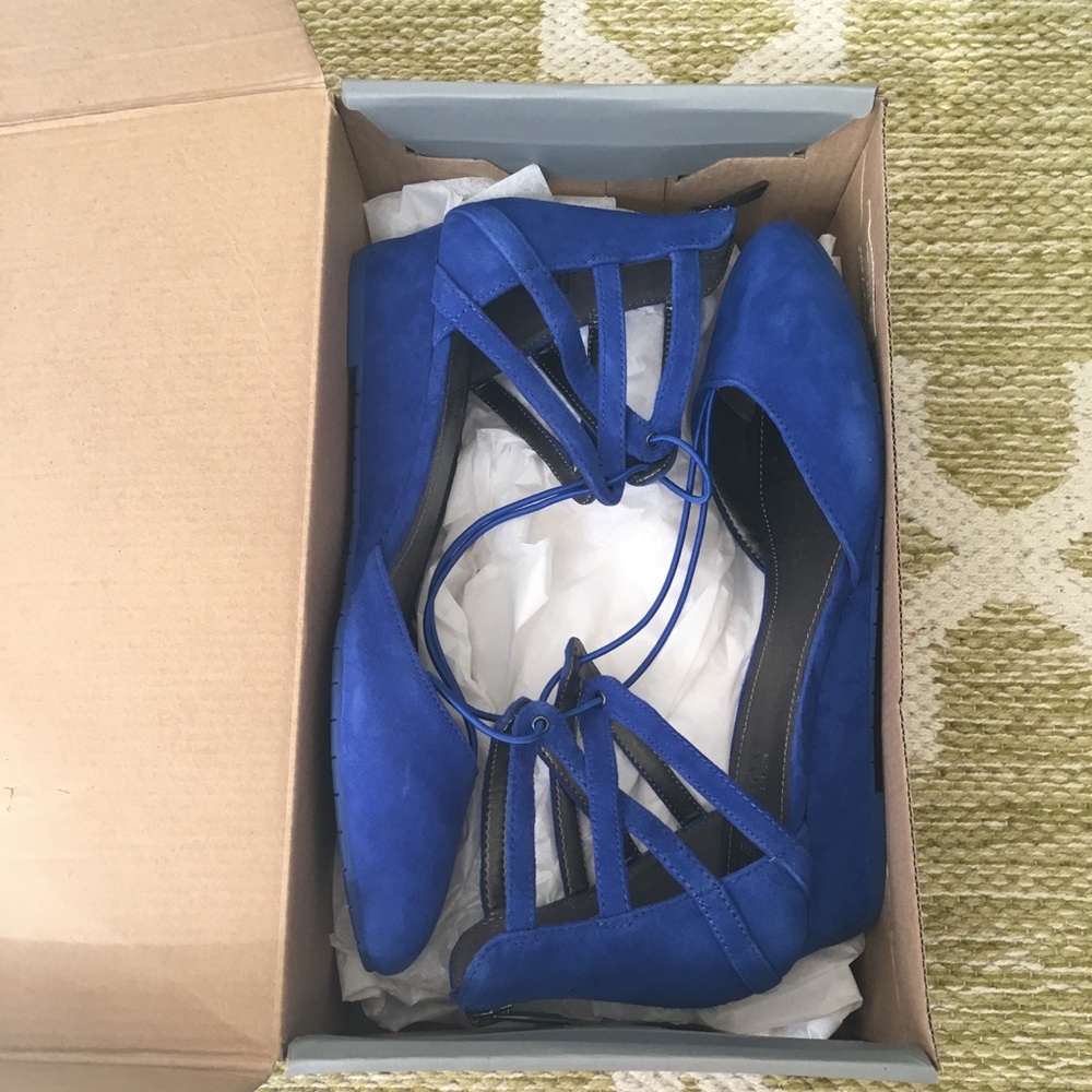 Kenneth Cole Reaction cobalt blue wedges 7.5 NIB